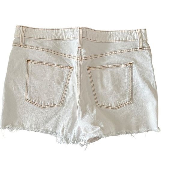Universal Thread White Jean Shorts Frayed Style - Picture 3 of 5